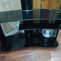 تلوزیون و میز