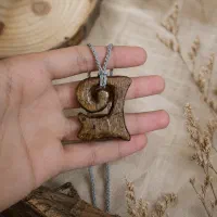 بدلیجات نه، گردنبند چوبی دست‌ساز