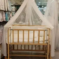 تخت کنارمادر