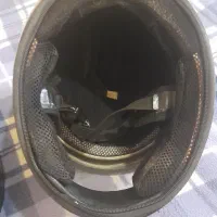 کلاه کاسکت و وسایل مبارزه رزمی
