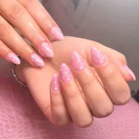 آموزش کاشت ناخن