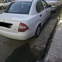 راننده با ماشین سواری
