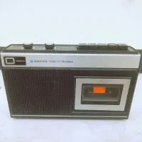 ظبط بسیار قدیمی SANYO و رادیو ظبط ایوا