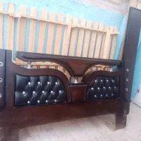 تخت خواب و کمد