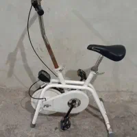 دوچرخه ثابت ورزشی