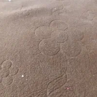 ۶۰متر موکت قهوه ای رنگ در حد نو