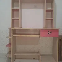 میز تحریر کتابخانه دار