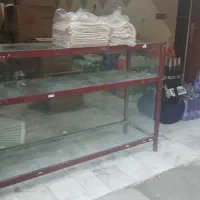 ویترین شیشه ای