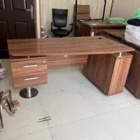 میز کارشناسی/اداری ام‌دی‌اف (MDF) شیک و محکم