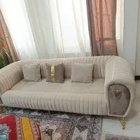 مبل ۷نفره و میز وسط