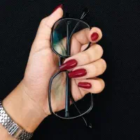 کاشت ناخن ، خدمات و آموزش خصوصی