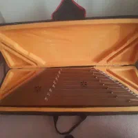 سنتور به همراه مضراب