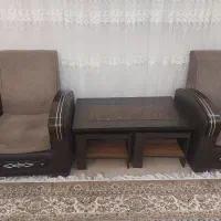 مبلمان از جنس چوب و چرم و پارچه