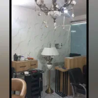 لوستر‌‌.کنار سالنی