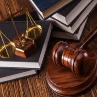 وکیل پایه یک دادگستری