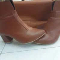 کتونی و بوت و نیم بوت