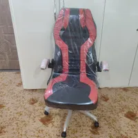 صندلی اسفاده نشده نو هست