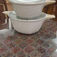 دو عدد قابلمه گرانیتی بزرگ با درب شیشه‌ای