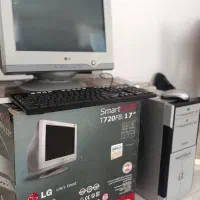 سیستم کامپیوتر با میز