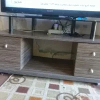 ۲عددمیزچوبی وشیشه ای