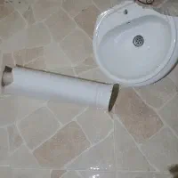 روشویی شکسته ولی قابل استفادست هرکی بخواد