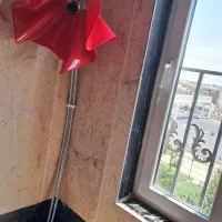 آباژور ایستاده