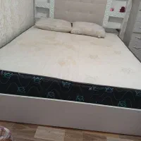 تخت سفید دونفره ب همراه دوپاتختی