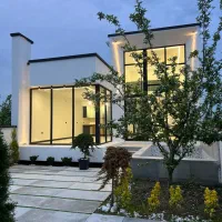 فلت ۲۲۰ متری استخردار مدرن