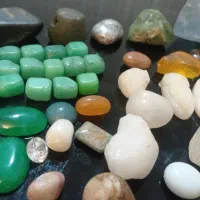 نگین و سنگ ارزشمند