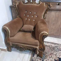 مبل ۶نفره تمیز سالم به همراه سه میز عسلی