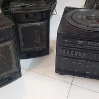 مینی‌سیستم قدیمی Record هولوگرام‌دار و دو اسپیکر