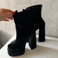 کفش پاشنه ۱۵ سانت
