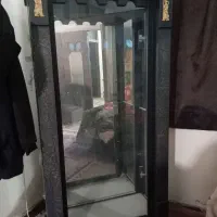 ویترین شیشه ای و تمام آیینه