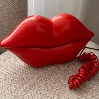 تلفن طرح لب