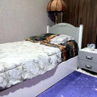 تخت  یکنفره و پاتختی