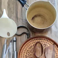 تابه شیرجوش، قیف، قاشق چوبی