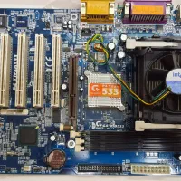 مادربورد و cpu پنتیوم ۴ قدیمی در حد آکبند