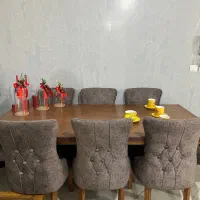 میز نهار خوری در حد نو