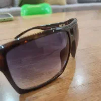 عینک آفتابی زنانه در حد نو