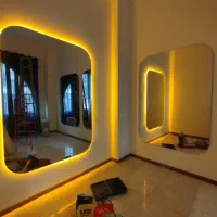 شیشه آینه بک لایت باشگاه