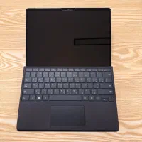 تبلت مایکروسافت مدل Surface Pro 11 همراه با کیبورد
