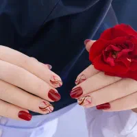 خدمات کاشت ناخن