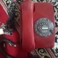 تلفن رو میزی قدیمی