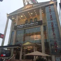 استخدام صندوقداروسرگارسن خانم رستوران ارکیده متلقو