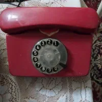 تلفن رومیزی قدیمی