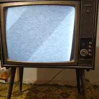 2 عدد تلویزیون چوبی