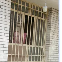پنجره آهنی