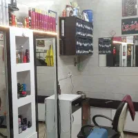 فروش دکور ولوازم  ارایشگاه درحد نو