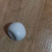 سنگ‌قدیمی‌وخاص‌ویک‌عدد‌سکه‌قدیمی