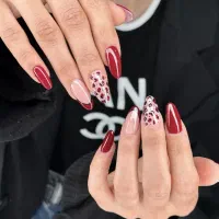 کاشت ناخن به همراه لاک ژل ساده رایگان